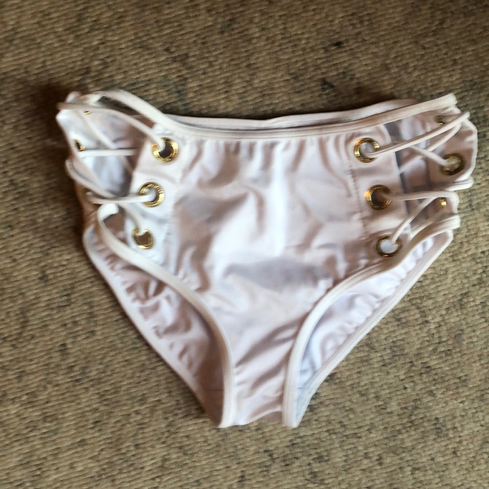 🔥NWOT VENUS MID TO HIGH WAIST BIKIN BOTTOM🔥